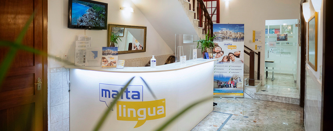 英語学校の受付