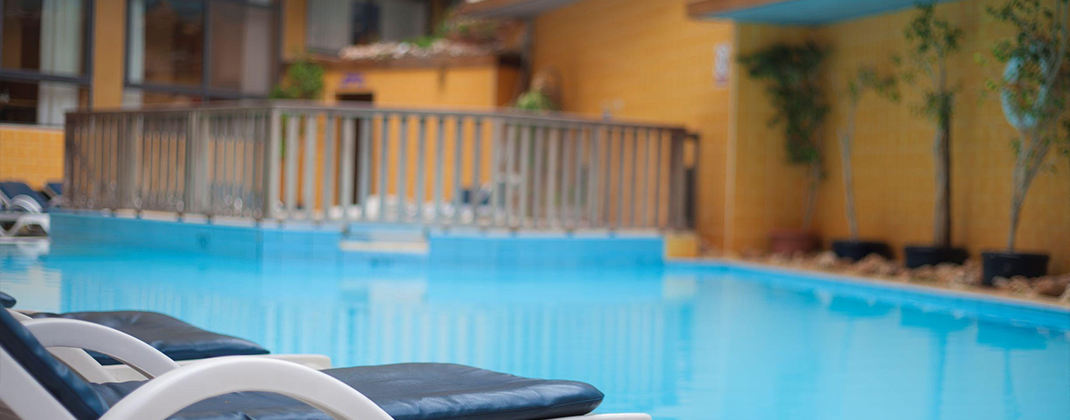 レジデンス屋外プール