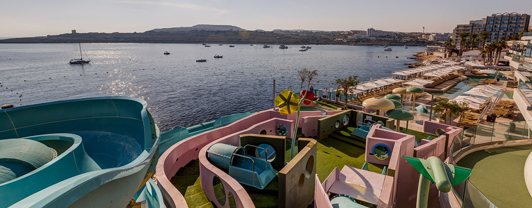 スーペリア・レジデンス・ウォータースライダー