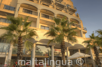 ジュニア語学学校の寮の外