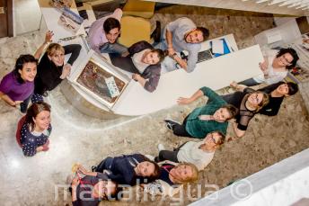 語学学校の受付にあるケーキ