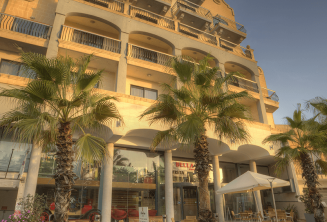 ジュニア語学学校の寮の外