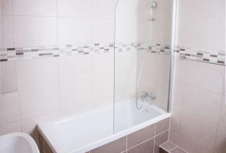 セントジュリアンズの学校アパートの浴室